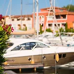 Maison Moderne 4 Ch Climatisee Avec Wi-fi A Port - Fr-1-868-25 Tatil Evi Grimaud